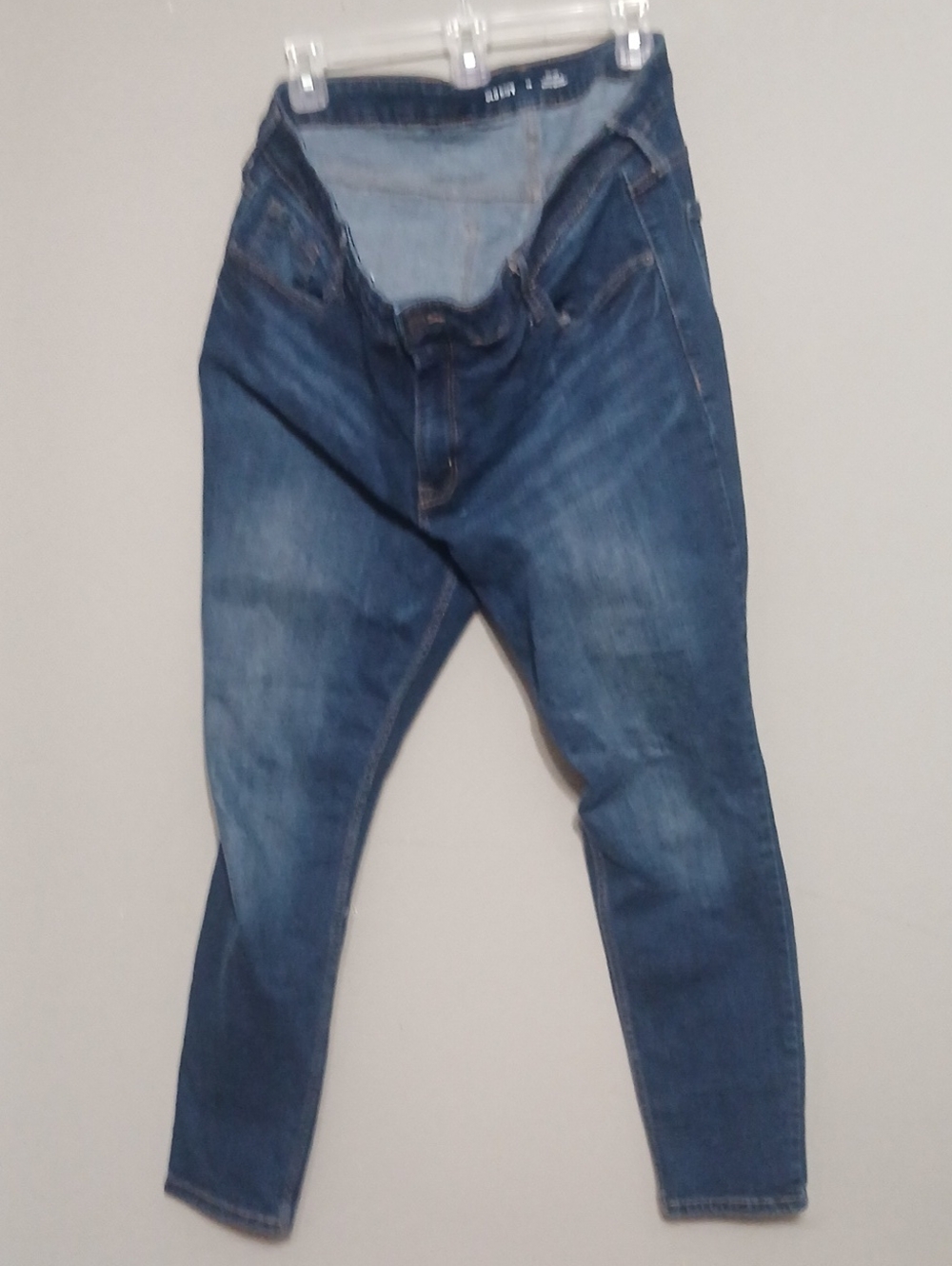 Old Navy Women's Skinny Jeans in Dark Blue